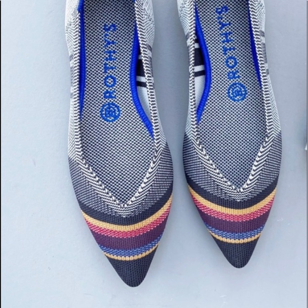 BNWT In box! Rothys inverse stripe points.